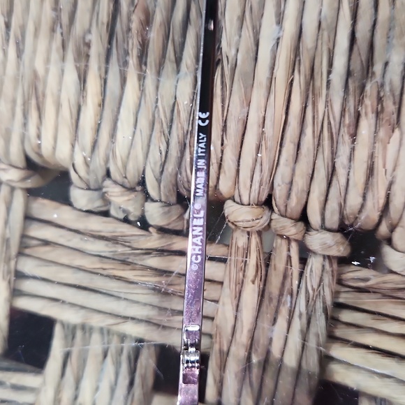 Sunnies, just like the real thing. - Picture 4 of 4